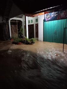 Banjir Melanda Dusun V Rt 19 Desa Tanjung Kemala, Puluhan Rumah Terendam