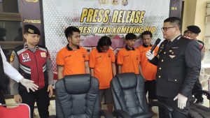 Aan dan Komplotannya Tertangkap Curi Sawit, Polisi Amankan Barang Bukti