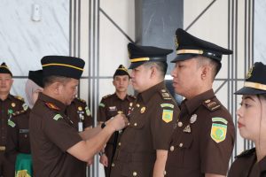 Kejari OKU Lantik dan Ambil Sumpah Tiga Pejabat Baru