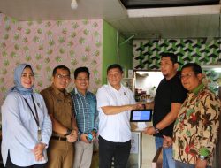 ‎Kejari OKU Pasang Taping Box untuk Optimalkan PAD Pajak Restoran ‎