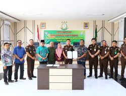 ‎Dua Proyek Strategis Pendidikan Dikawal Kejari OKU, Pakta Integritas Resmi Ditandatangani ‎