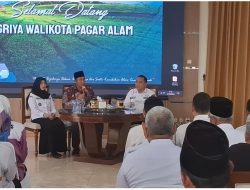 ‎Silaturahmi Puluhan Kepala Sekolah Kerumah Dinas Walikota Pagaralam ‎