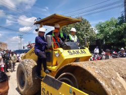 ‎Jalan Kurup–Batukuning Mulai Diperbaiki, Gubernur dan Bupati OKU Turun Langsung ke Lapangan ‎
