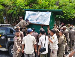‎Abaikan Peringatan, Lapak Pedagang Taman Kota Baturaja Disapu Bersih Satpol PP ‎