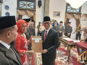‎Lantik 15 Pejabat, Bupati OKU Tegaskan Jabatan Bukan Sekedar Formalitas ‎