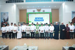 ‎Tausiah Ustadz Abdul Somad Warnai Buka Puasa Bersama PT Semen Baturaja ‎