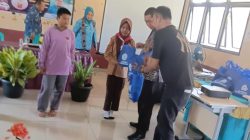 ‎Cegah Pernikahan Dini, Wako Pagar Alam Bantu Perlengkapan Siswa