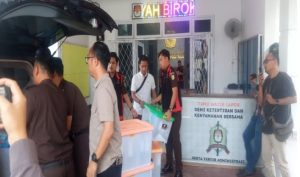 ‎Kejari Geledah KPU OKU Timur, 243 Barang Bukti Disita