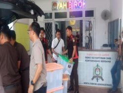 ‎Kejari Geledah KPU OKU Timur, 243 Barang Bukti Disita