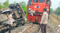 Tabrakan Dua KA Babaranjang di OKU, Awak Kereta Luka-luka ‎
